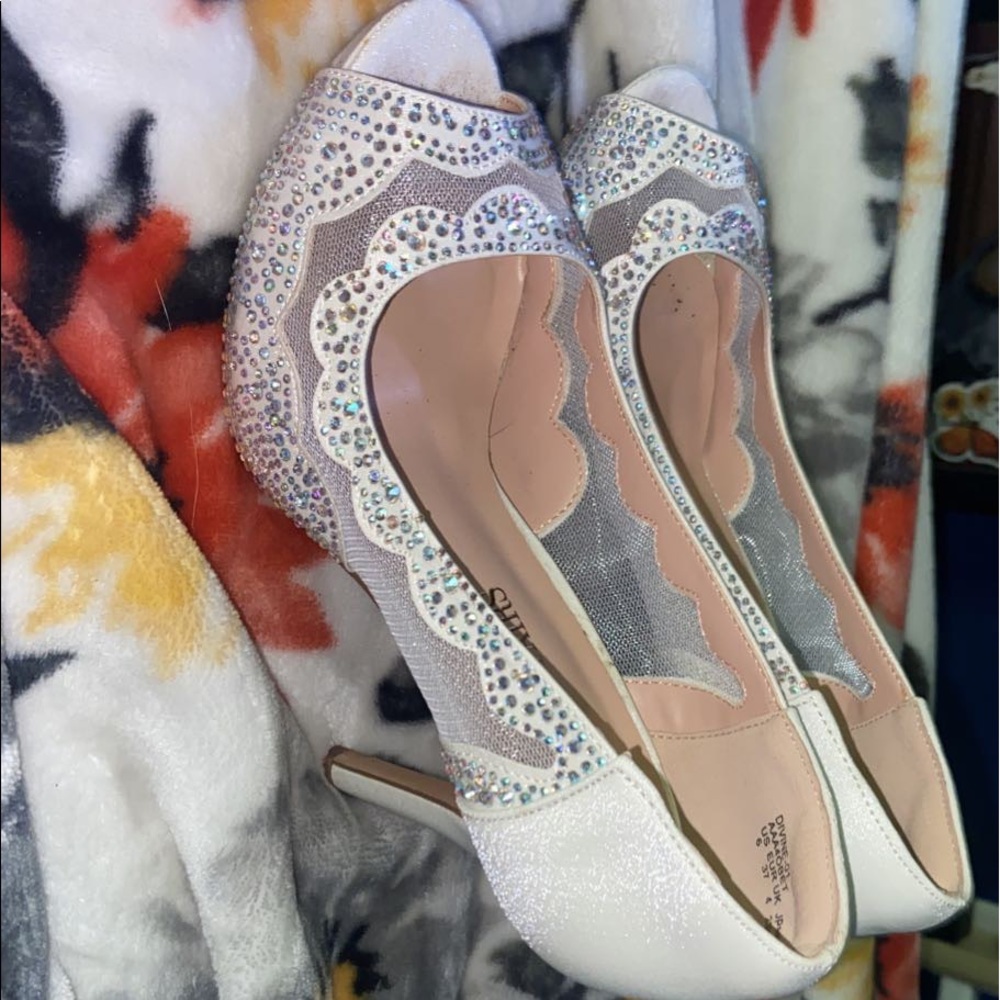 Dream Paris White heals